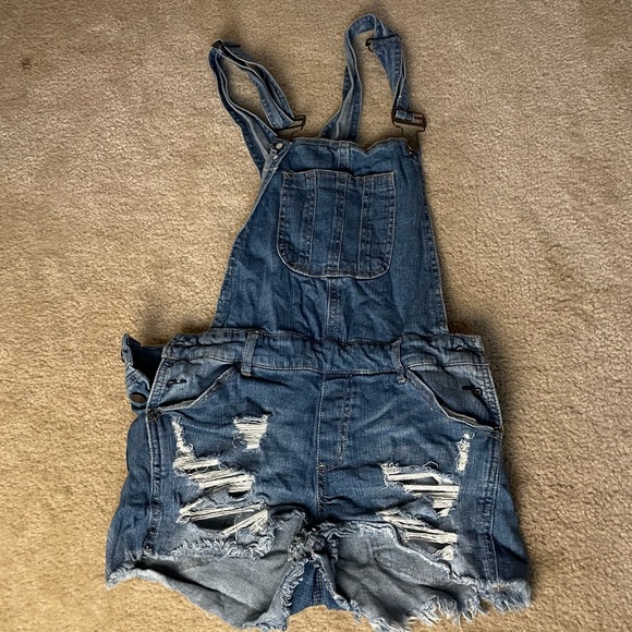 Ripped Jean Short Overalls - 8 US - Picture 1 of 4